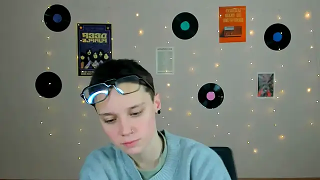 Snapshot of emi_fade chatting on February 4, 9:26 am emi fade online show from February 4, 9:26 am