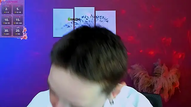 Snapshot of emi_fade chatting on February 9, 2:10 pm emi fade online show from February 9, 2:10 pm