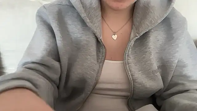 Lucyschickt online show from March 20, 7:57 am