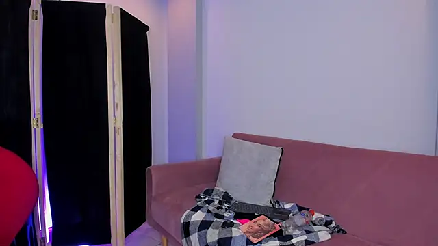 Lia Nova online show from March 8, 1:36 am