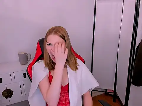 Snapshot of KattyXLovely chatting on February 25, 3:21 pm KattyXLovely online show from February 25, 3:21 pm