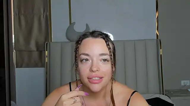 stellaa quenn online show from February 9, 12:14 am