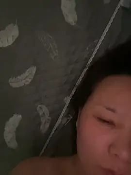 Snapshot of Youyou_12 chatting on February 10, 1:43 am Youyou 12 online show from February 10, 1:43 am