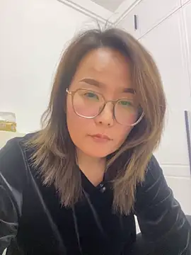 Snapshot of Youyou_12 chatting on February 27, 10:37 am Youyou 12 online show from February 27, 10:37 am