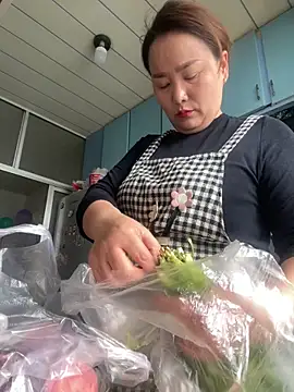 Youyou 12 online show from April 3, 12:52 am