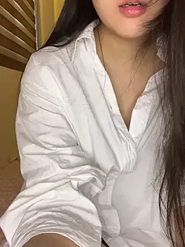 Snapshot of Luna_Nhii05 chatting on February 6, 1:54 am Luna Nhii05 online show from February 6, 1:54 am