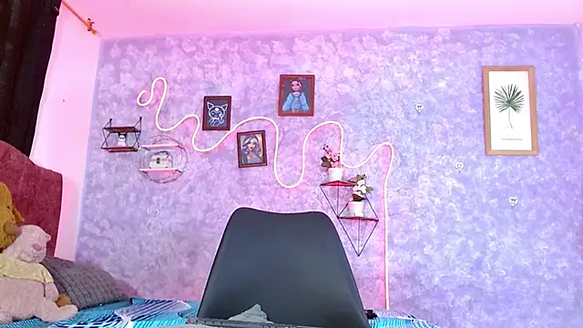 Snapshot of Everlin__Hot_ chatting on February 1, 12:15 pm Everlin Hot online show from February 1, 12:15 pm