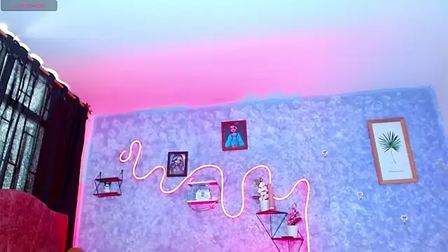 Everlin  Hot  online show from March 26, 4:01 pm