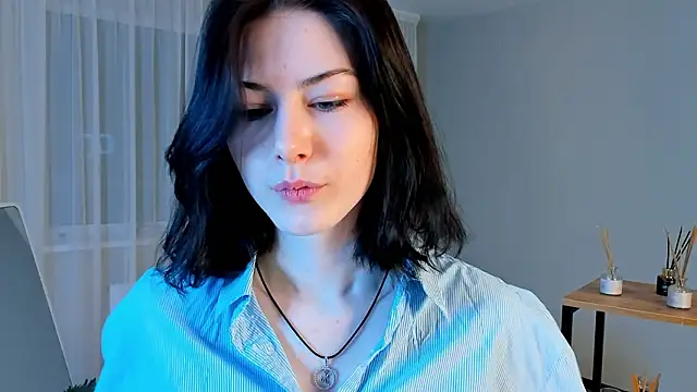 Snapshot of DennisRentz chatting on February 18, 4:03 pm DennisRentz online show from February 18, 4:03 pm