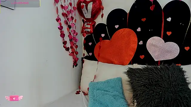 dahlialee online show from February 12, 12:44 pm