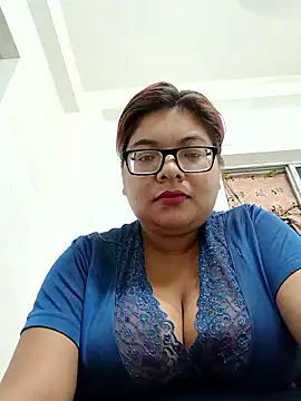 Elie Hallway online show from April 12, 7:08 pm