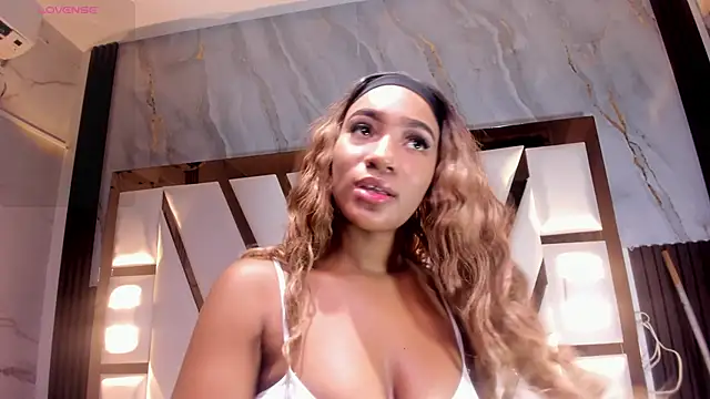 emii brown online show from February 5, 1:43 am