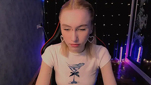 Snapshot of crybambi chatting on February 13, 6:20 am crybambi online show from February 13, 6:20 am