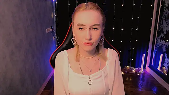 Snapshot of crybambi chatting on February 23, 7:50 am crybambi online show from February 23, 7:50 am