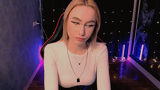 Snapshot of crybambi chatting on February 24, 7:17 am crybambi online show from February 24, 7:17 am