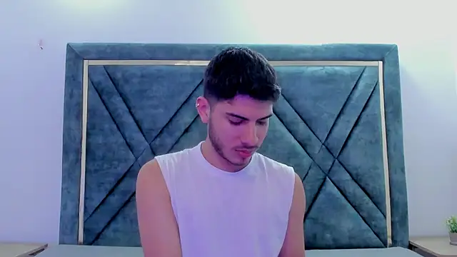 Apolo Gray online show from February 18, 5:25 am