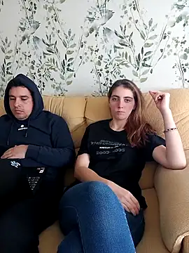 laparejaideal08 online show from April 11, 3:49 pm