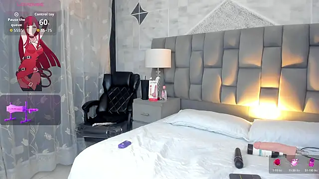 StacyMoon  online show from February 18, 4:52 am