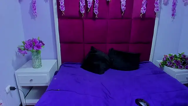 Snapshot of Aysha_Love_ chatting on February 26, 2:43 am Aysha Love online show from February 26, 2:43 am