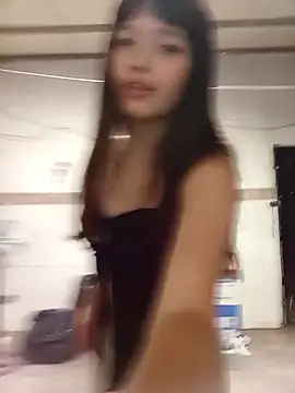 Snapshot of dieciochoyundia chatting on February 24, 1:36 am dieciochoyundia online show from February 24, 1:36 am