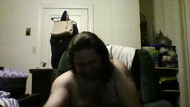 Snapshot of Demon2182 chatting on February 25, 5:39 am Demon2182 online show from February 25, 5:39 am