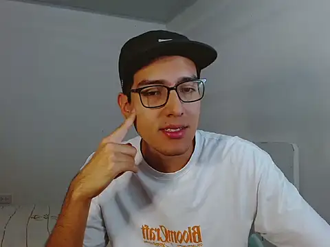 NickFin online show from May 22, 5:40 pm