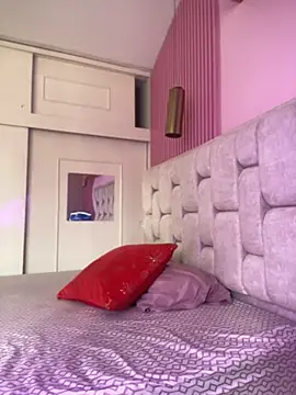 Snapshot of SoftDoll- chatting on February 7, 2:43 pm SoftDoll- online show from February 7, 2:43 pm