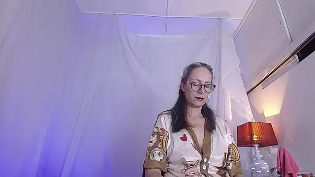 laurasofia45 online show from March 22, 3:15 pm