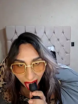 Snapshot of ebyssalexaa95 chatting on February 19, 9:49 am ebyssalexaa95 online show from February 19, 9:49 am