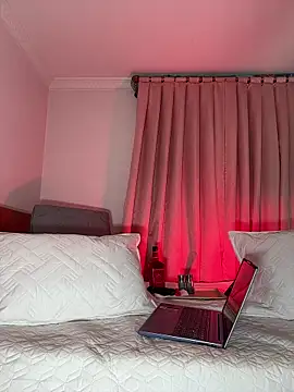 Snapshot of kloe__t18 chatting on February 28, 5:14 pm kloe t18 online show from February 28, 5:14 pm