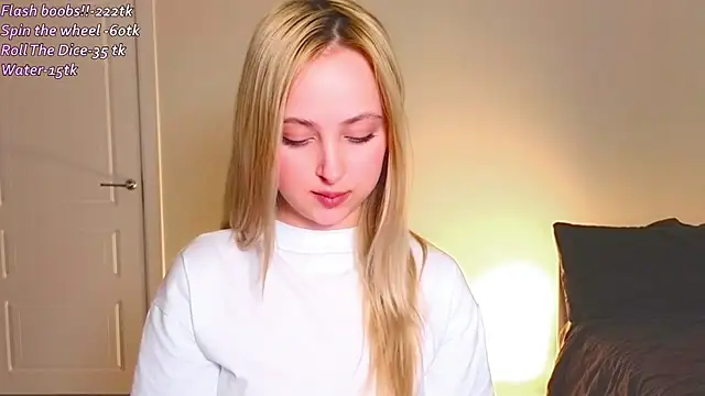 Snapshot of xloex chatting on February 3, 12:32 pm xloex online show from February 3, 12:32 pm