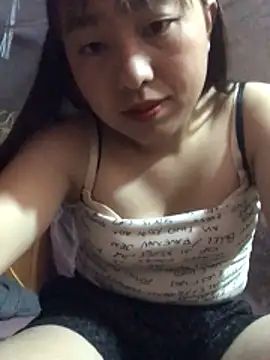 Snapshot of honeyyy110 chatting on February 23, 1:58 am honeyyy110 online show from February 23, 1:58 am