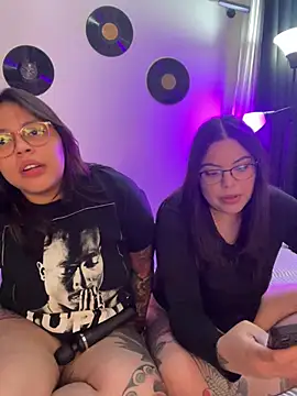 Snapshot of KittyTatts chatting on February 18, 4:30 am KittyTatts online show from February 18, 4:30 am