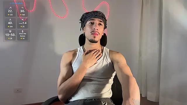 Snapshot of rafael_stone11 chatting on February 5, 1:21 am rafael stone11 online show from February 5, 1:21 am