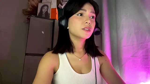 Snapshot of ConstancePorrini chatting on February 20, 5:26 am ConstancePorrini online show from February 20, 5:26 am