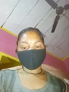 Snapshot of Raamdevi158 chatting on February 27, 9:15 pm Raamdevi158 online show from February 27, 9:15 pm