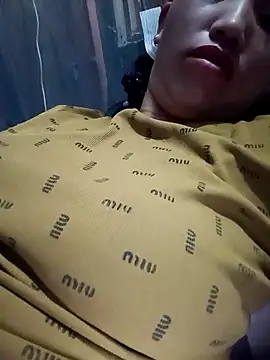 Snapshot of hot-luna- chatting on April 13, 10:15 pm hot-luna- online show from April 13, 10:15 pm