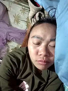 Snapshot of Bella-222 chatting on February 18, 10:55 am Bella-222 online show from February 18, 10:55 am