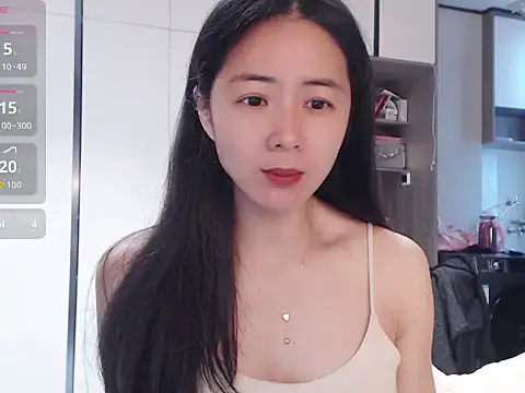 Snapshot of Tsuki-y chatting on February 23, 11:24 pm Tsuki-y online show from February 23, 11:24 pm