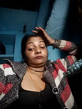 Hotty raghni online show from February 8, 3:04 pm