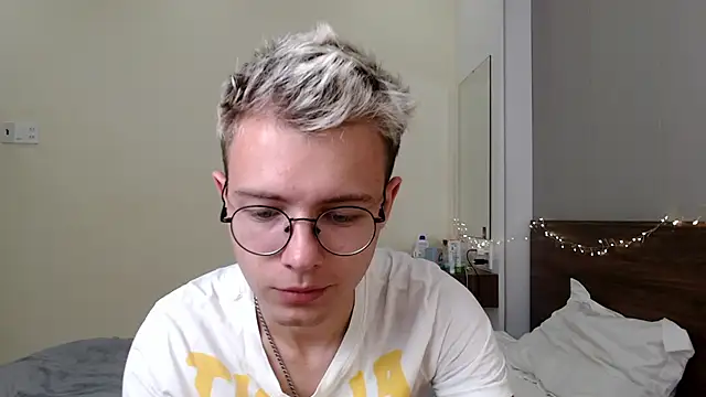 Snapshot of NikiKerryCum chatting on February 15, 2:03 pm NikiKerryCum online show from February 15, 2:03 pm