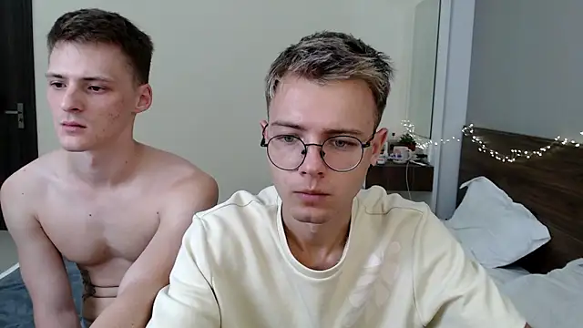 NikiKerryCum online show from March 21, 4:10 pm