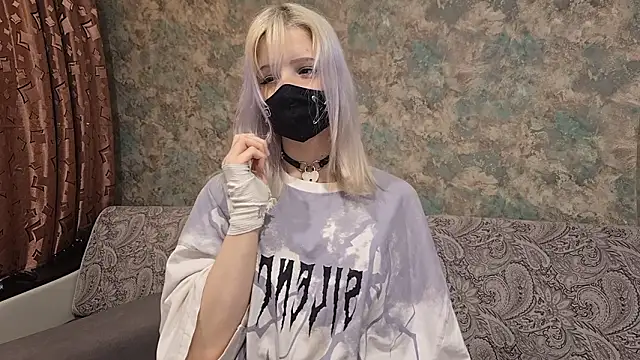 Yunakiss online show from February 15, 7:32 pm