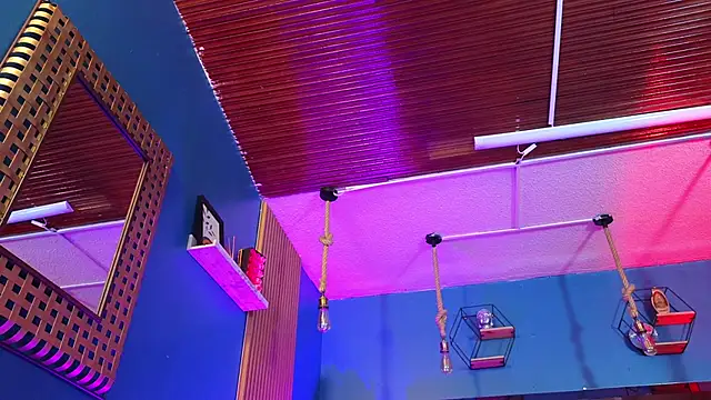 Snapshot of Ladyy_brownn chatting on February 24, 11:08 am Ladyy brownn online show from February 24, 11:08 am