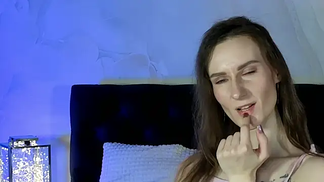 Snapshot of AriaLiko chatting on February 15, 8:27 pm AriaLiko online show from February 15, 8:27 pm