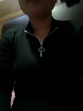 Suhanahotty1 online show from February 15, 8:13 am