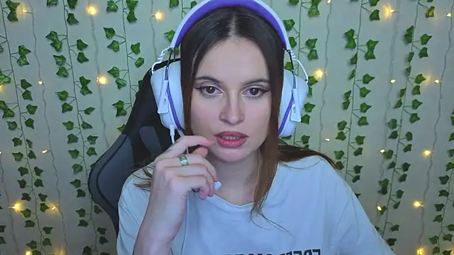 Snapshot of AliceIMonta chatting on February 21, 12:17 pm AliceIMonta online show from February 21, 12:17 pm