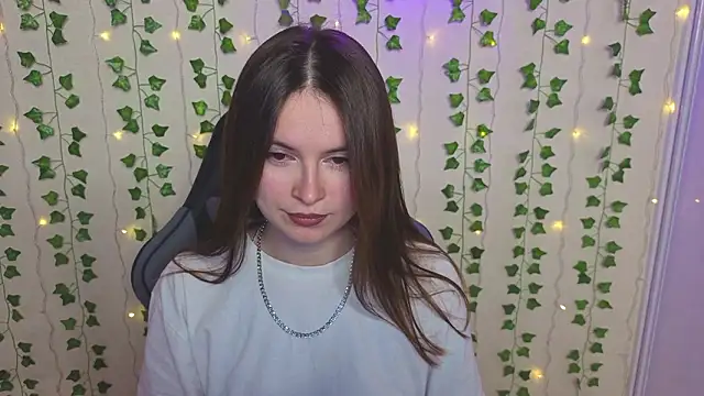 Snapshot of AliceIMonta chatting on February 27, 4:18 pm AliceIMonta online show from February 27, 4:18 pm