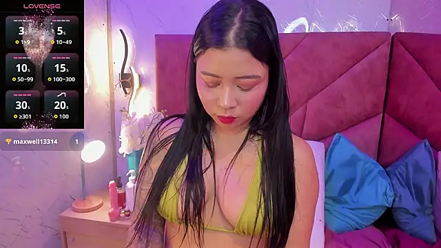 AriannaFoxxy online show from March 10, 4:06 am