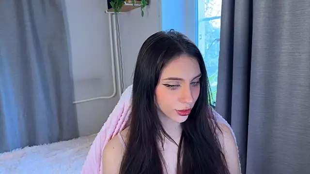 lunawho online show from April 13, 4:29 am